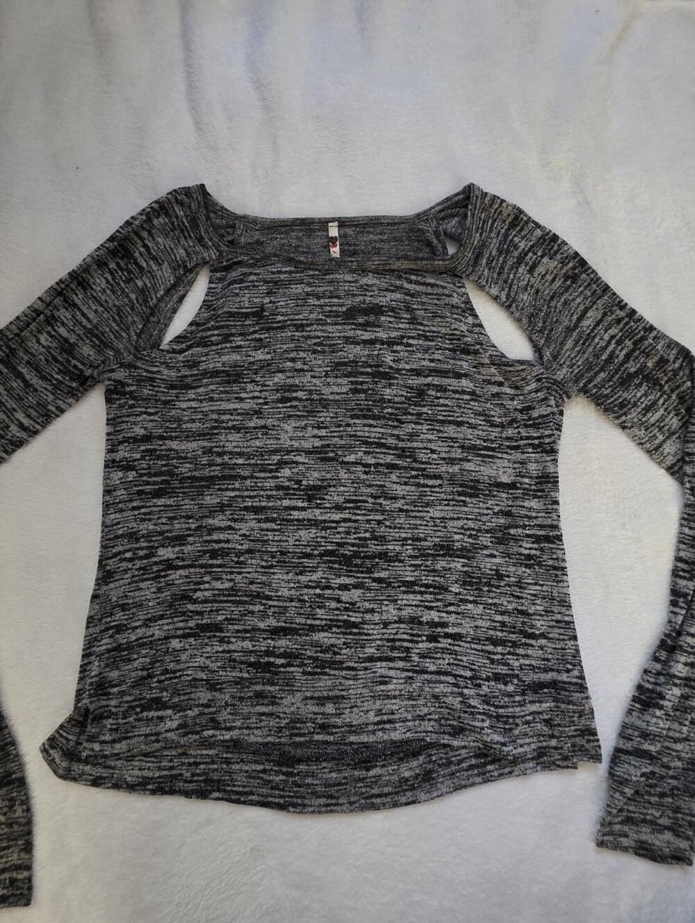 Poof! Gray Marled Cold-Shoulder Long Sleeve Top
